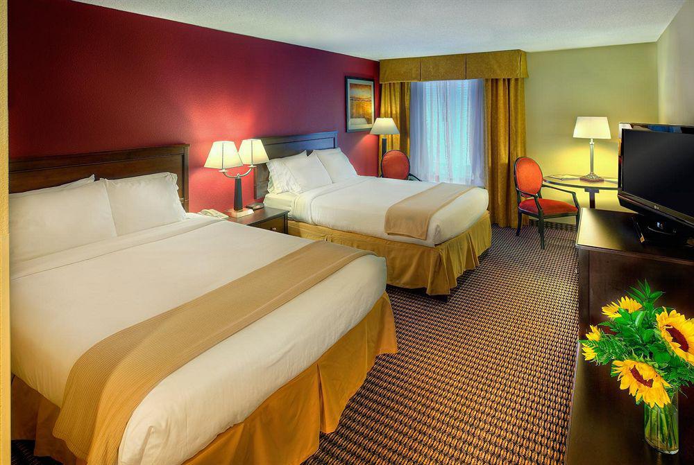 Holiday Inn Express Charleston Us Highway 17 & I-526 By Ihg Экстерьер фото