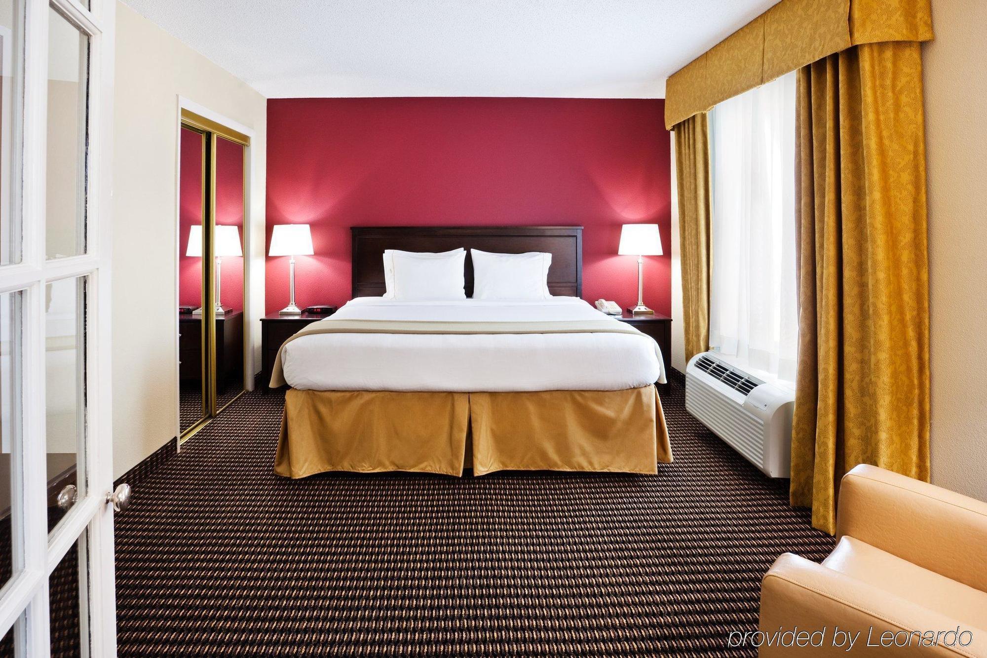 Holiday Inn Express Charleston Us Highway 17 & I-526 By Ihg Экстерьер фото