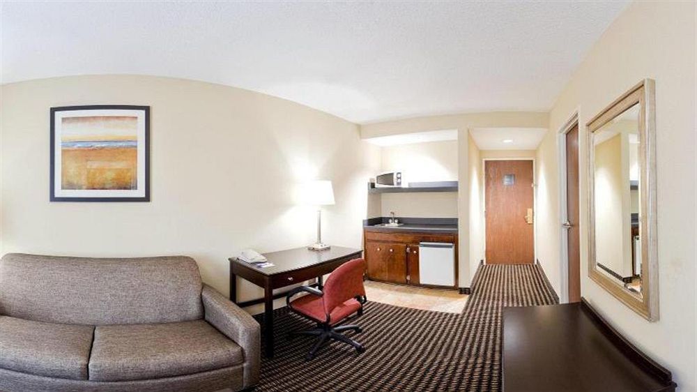 Holiday Inn Express Charleston Us Highway 17 & I-526 By Ihg Экстерьер фото
