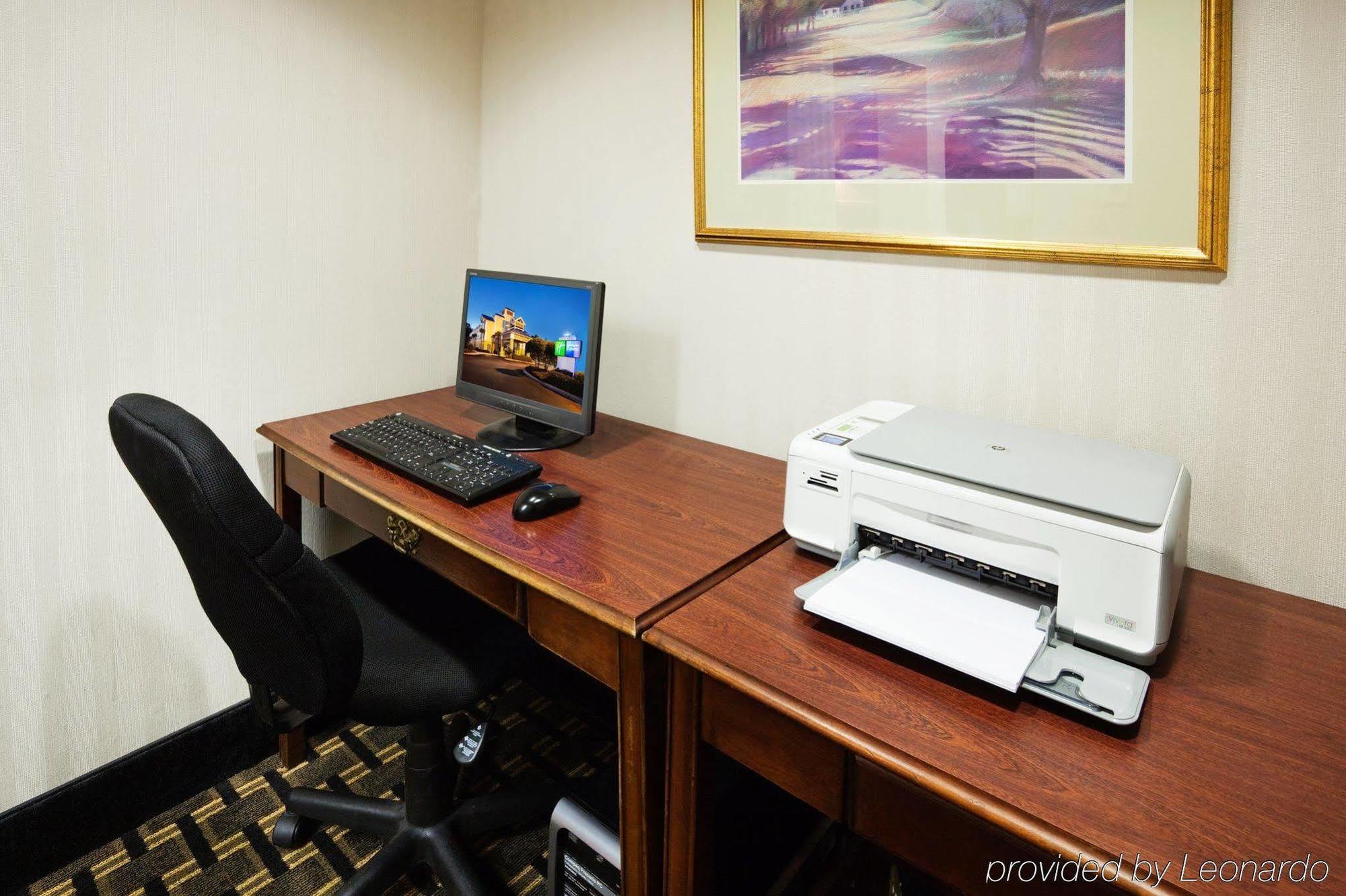 Holiday Inn Express Charleston Us Highway 17 & I-526 By Ihg Экстерьер фото