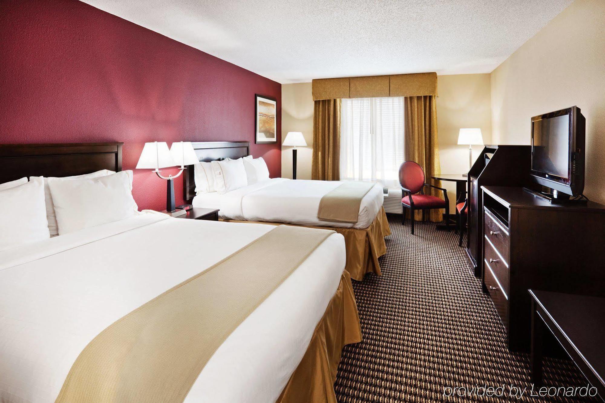 Holiday Inn Express Charleston Us Highway 17 & I-526 By Ihg Экстерьер фото