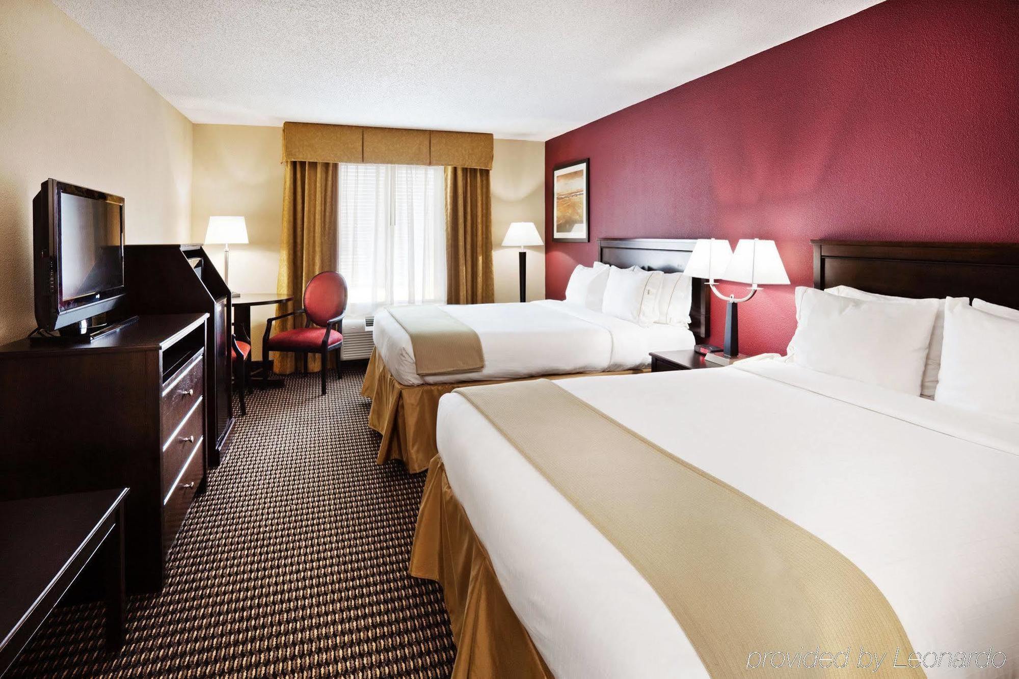 Holiday Inn Express Charleston Us Highway 17 & I-526 By Ihg Экстерьер фото